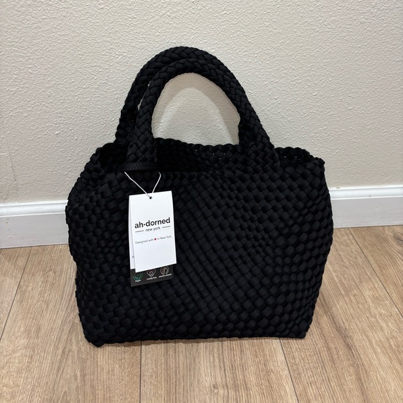 Ahdorned lily woven neoprene tote with pouch - Picture 2 of 10